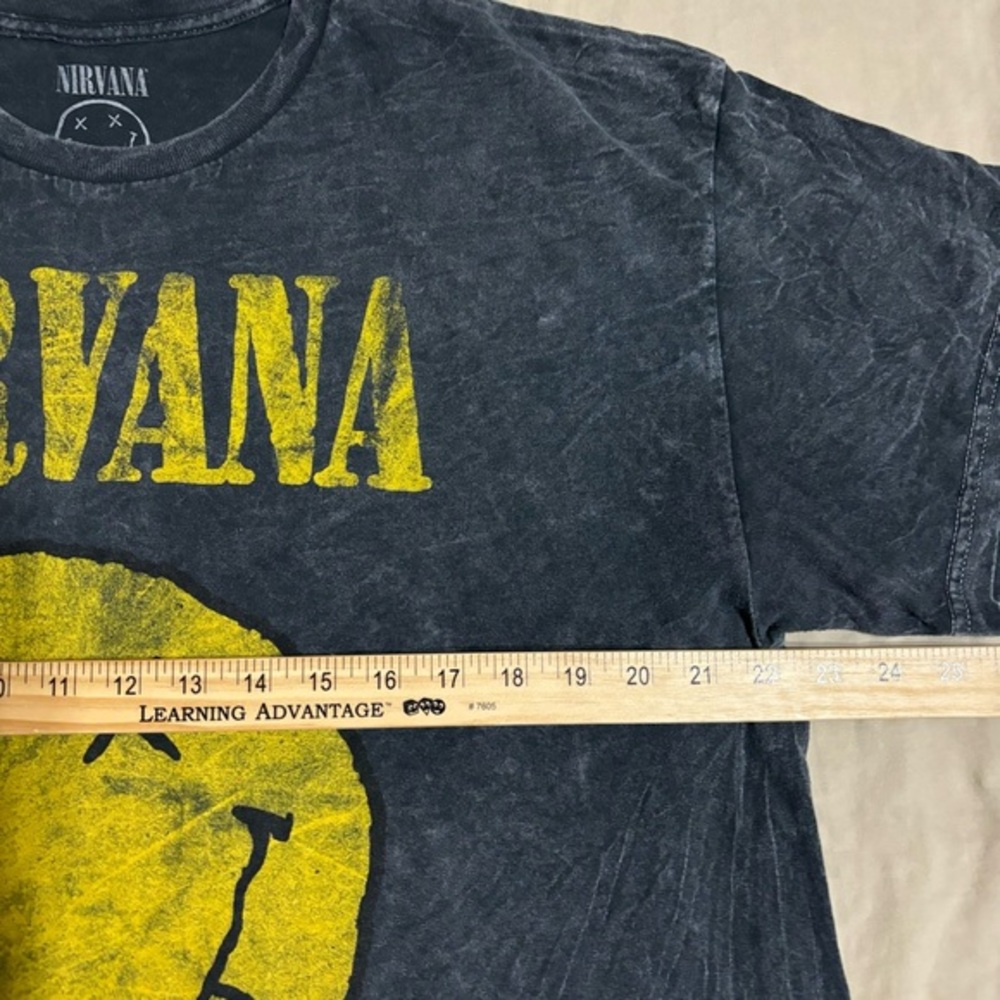 Nirvana Smiley Face Black Washed Graphic Short Sleeve T Shirt Wms L Mens XL - Picture 5 of 5